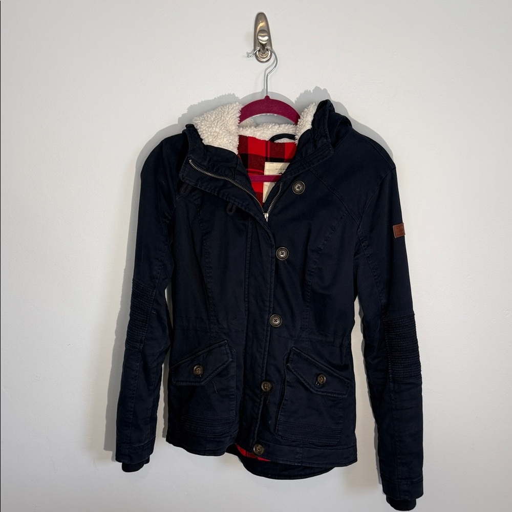 Hollister Dark Blue Jacket Sherpa Hood Red Plaid Flannel Lined Women’s Small